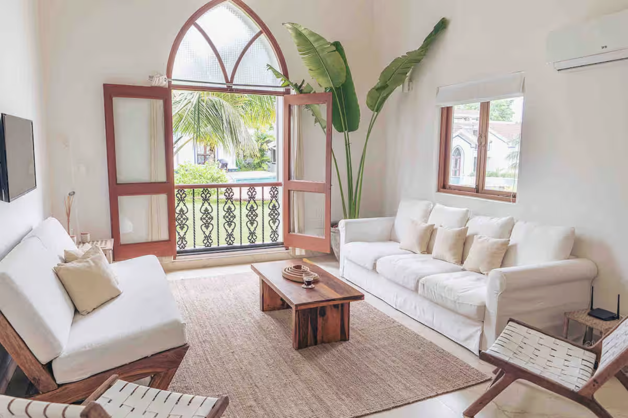 Siolim Door living room